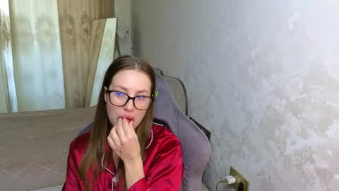 Snapshot of jessica_hanson chatting on October 1, 6:07 am Jessy online show from October 1, 6:07 am
