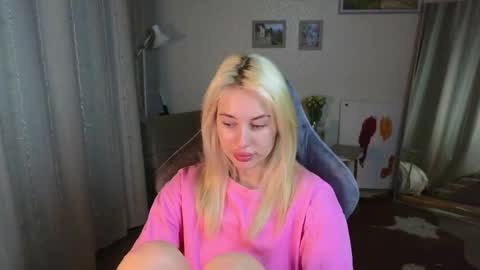 Snapshot of jessica_hanson chatting on February 11, 5:16 am Jessy online show from February 11, 5:16 am