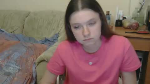 jessicaholland1 online show from May 14, 7:19 pm