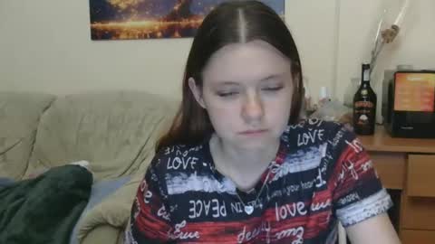 jessicaholland1 online show from May 18, 7:20 pm