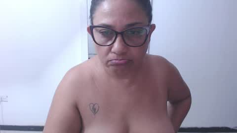 paola online show from April 11, 9:46 am