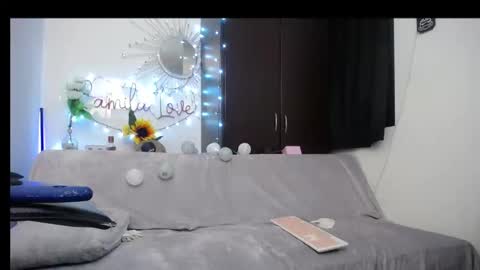 Snapshot of jezabel_purple chatting on February 14, 6:29 pm Camila online show from February 14, 6:29 pm