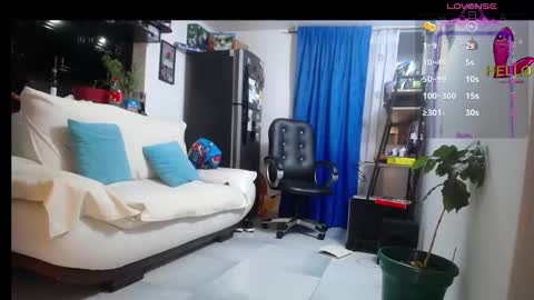 Snapshot of jezabel_purple chatting on January 11, 11:35 pm Camila online show from January 11, 11:35 pm