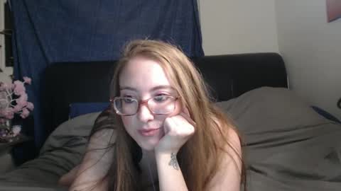 jilliangiselle online show from February 4, 5:10 am