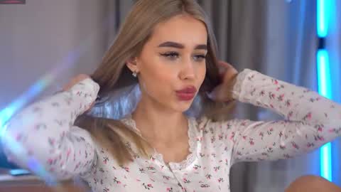 Jenny online show from February 19, 8:03 am