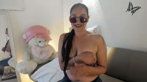 jessy online show from April 17, 11:51 pm