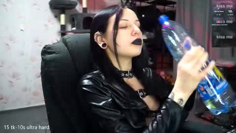 joan_wilson online show from March 9, 10:02 pm