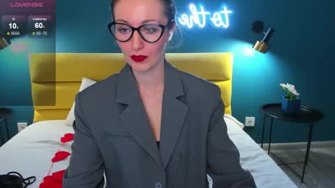 Joan online show from February 3, 2:53 am