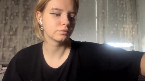 Aurora online show from March 5, 8:10 am