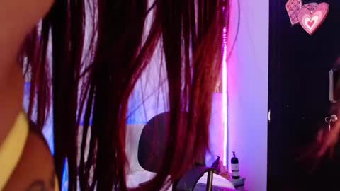 JOHANA                online show from December 17, 6:35 am