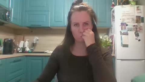 you can call me my Queen online show from March 5, 9:54 pm