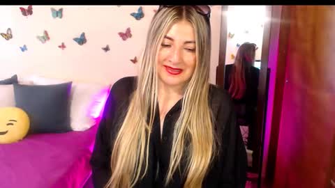 Jolie Mature online show from November 7, 8:14 pm