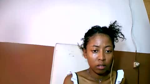 Snapshot of joliekah27 chatting on February 19, 11:49 am joliekah27 online show from February 19, 11:49 am