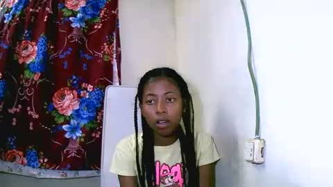 Snapshot of joliekah27 chatting on January 24, 6:35 pm joliekah27 online show from January 24, 6:35 pm