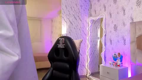 Joselyn  online show from April 5, 11:53 am