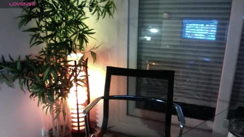 josephine_france online show from February 7, 3:54 am