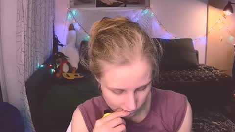 joy_keys online show from December 28, 2:21 pm