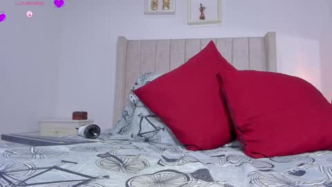Snapshot of juana_240 chatting on December 13, 6:59 pm Lau follow online show from December 13, 6:59 pm