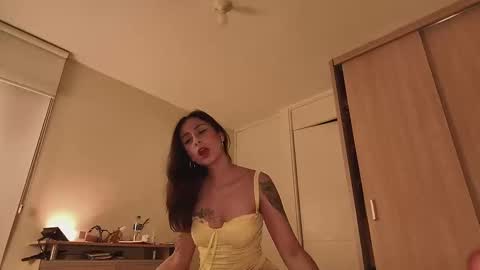 juanilla99 online show from October 14, 3:53 am
