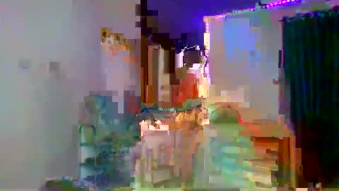 Snapshot of juicy_pussy1122 chatting on September 18, 9:52 am Emily online show from September 18, 9:52 am