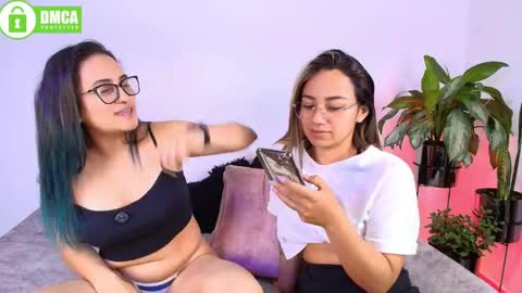 Jules and Gia online show from April 13, 5:25 pm