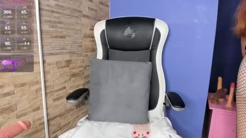 Julia online show from November 14, 3:39 am