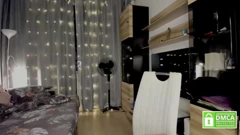 julia_t_mog online show from October 13, 9:39 pm