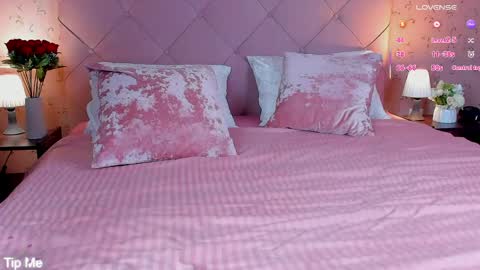 Juliana online show from April 9, 6:19 am