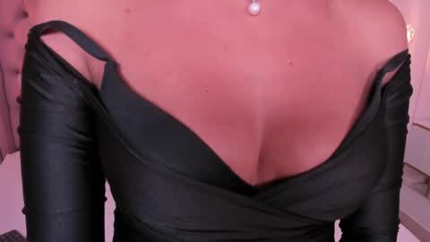 Juli  online show from April 8, 4:53 pm