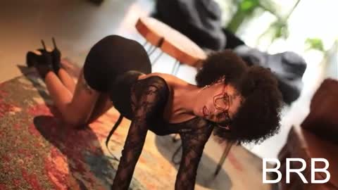 julianita online show from November 6, 1:50 pm