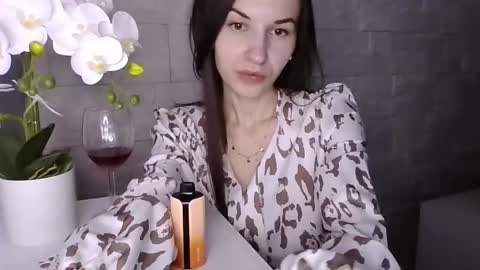 Julia online show from March 27, 4:51 pm