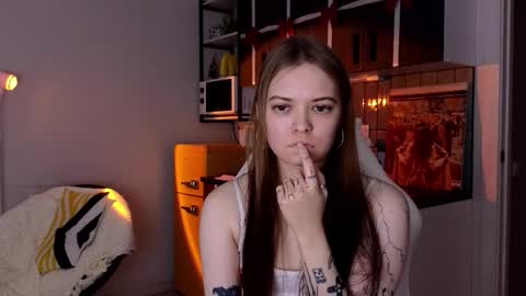 julidropp online show from March 7, 5:09 pm