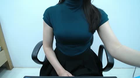 julie9x online show from January 8, 11:09 pm