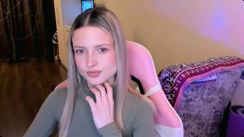 Julie online show from January 13, 4:22 pm