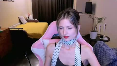 Julie online show from August 7, 4:25 pm