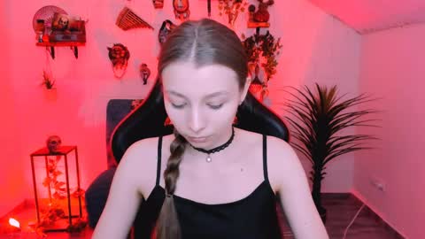 juliedaniel online show from April 7, 8:38 am