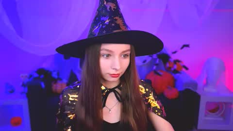 juliedaniel online show from October 27, 5:03 am