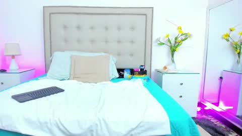 Julieehabubu online show from March 25, 11:07 pm