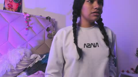 julieta_parker7 online show from April 9, 7:03 am