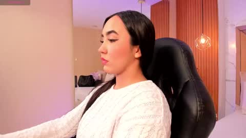     online show from March 4, 9:54 pm