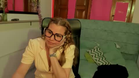 julieta_star69 online show from March 14, 12:55 am