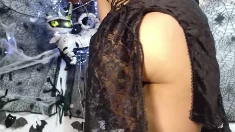 Snapshot of julietta__jackson chatting on October 16, 7:05 pm Julietta Jackson online show from October 16, 7:05 pm