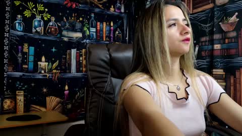 Snapshot of julietta__jackson chatting on January 2, 7:40 pm Julietta Jackson online show from January 2, 7:40 pm