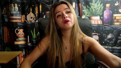 Snapshot of julietta__jackson chatting on January 1, 10:24 pm Julietta Jackson online show from January 1, 10:24 pm