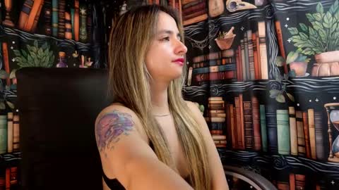 Snapshot of julietta__jackson chatting on February 28, 5:37 pm Julietta Jackson online show from February 28, 5:37 pm