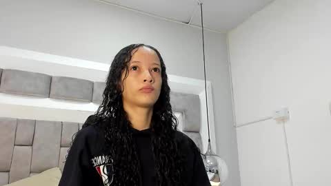 Hi guys It is a pleasure to have you here I am Julieta  online show from November 3, 12:09 pm