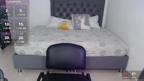 Snapshot of juliette_ponce chatting on December 18, 2:21 am juliette online show from December 18, 2:21 am