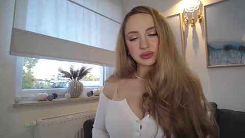 JulietteSensual online show from October 19, 3:25 pm