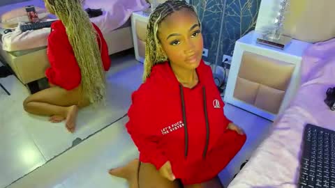 julitpink online show from February 13, 11:45 am