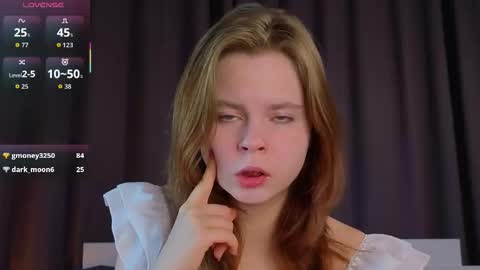 Julie online show from November 7, 4:12 pm